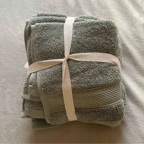 UGG 4 piece washcloth set, 13”x13” in color Pasha Succulent - Picture 5 of 7